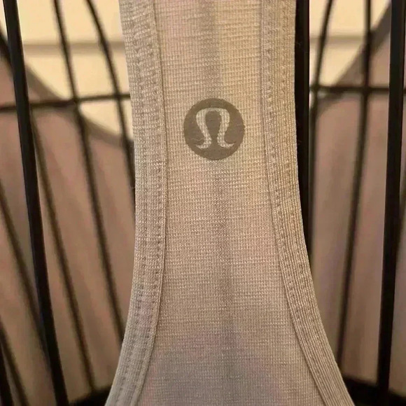 Lululemon Tank Top-Sz 6 - Picture 4 of 5